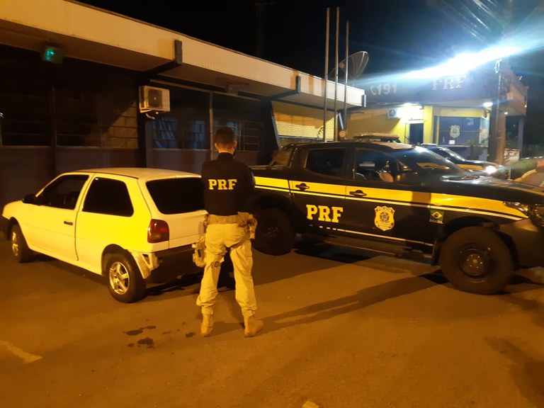 PRF prende homem com carro furtado em Caxias do Sul