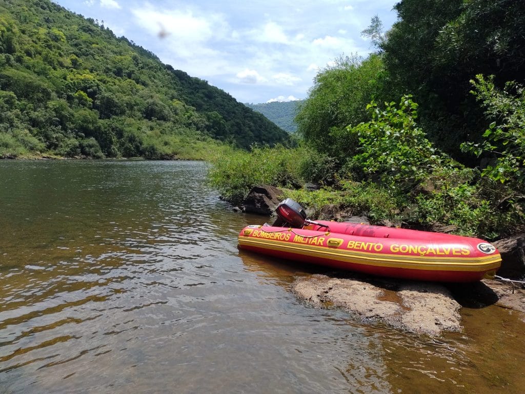 Corpo de Evair Monfrini Rizzi, de 34 anos, foi encontrado submerso no Rio das Antas, em Pinto Bandeira.