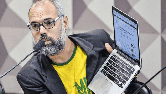 Telegram bloqueia contas de Allan dos Santos