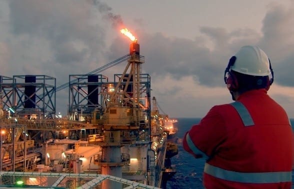 Preços do petróleo sobem e atingem níveis de 14 anos atrás